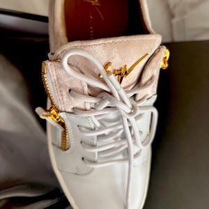 Brand new stunning sneakers